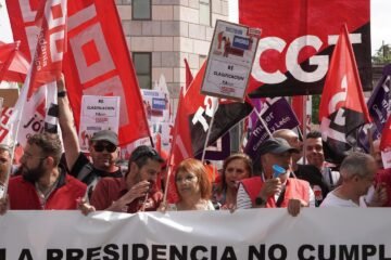 Sindicatos denuncian el intento de “chantaje” del consejero “holograma” por el convenio del personal laboral de la Junta