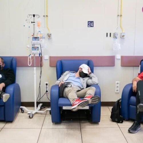 «No se informa con antelación»: el efecto de la quimioterapia que apenas se conoce y puede ser «muy incapacitante»
