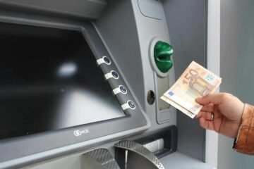 Fecha confirmada: días en los que CaixaBank, Santander, BBVA y otros bancos pagarán el paro en julio de 2025