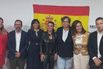 La asociación de los rebeldes de Vox se presenta en Castilla y León arropada por Olona: «Salir del Gobierno fue un error»