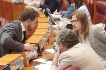 Histórica aprobación de la Ley de Publicidad en Castilla y León: primer triunfo de la oposición frente al PP en 37 años