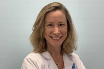 Marta Andreu, dermatóloga: «En España existe la creencia de que broncearse poco a poco es seguro y el daño es irreversible»