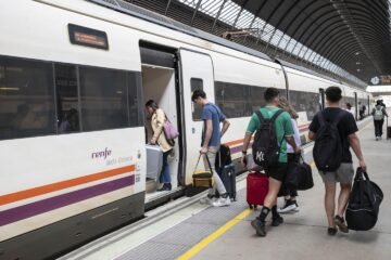 Fecha confirmada por Renfe: fin a los abonos gratuitos para viajeros frecuentes y este será el nuevo descuento