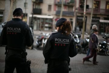 Los Mossos investigan la muerte de un hombre en el hospital después de ser detenido armado con un cuchillo en una estación de trenes