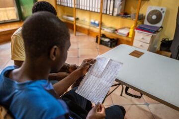 El Gobierno acuerda con Canarias la acogida de un millar de menores refugiados para acatar la orden del Supremo