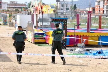 Dos detenidos por la muerte de la niña que sufrió una descarga  eléctrica en una atracción en la localidad murciana de Alquerías
