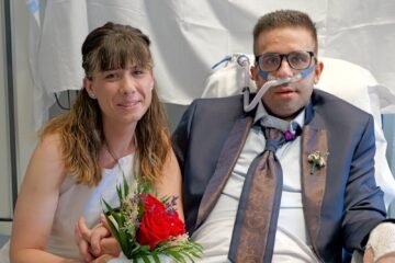 La mañana en la que Javier y Esther se dieron el ‘sí quiero’ en la UCI del Hospital Gregorio Marañón
