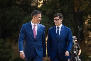 El PSOE busca preservar su marca y conjurar el peligro de extinción de la mayoría de izquierdas
