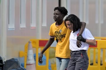 Canarias pide que la policía garantice la acogida de los menores migrantes en la comunidad de destino