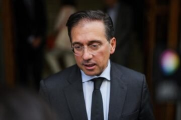 Albares pide «contención» tras el ataque de EE.UU. a Irán: «La solución pasa por la diplomacia»