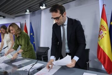 La opa de BBVA queda en el aire tras prohibir el Gobierno la fusión con Banco Sabadell