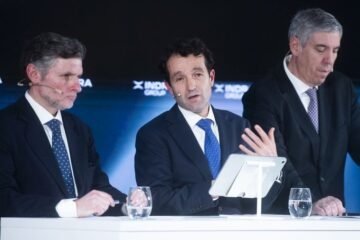 Los asesores de voto de Indra aconsejan rechazar a Escribano como presidente y la reelección de los dominicales