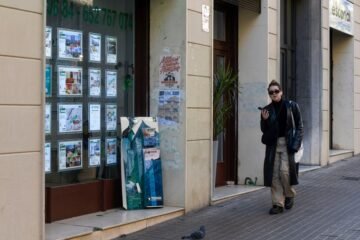 Dar préstamos a jóvenes para la compra de primera vivienda no es buena idea: la medida de Cataluña ya fracasó en Reino Unido