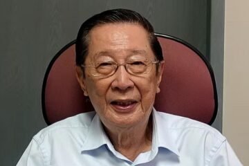 Charles Toh, cardiólogo de 95 años: «La constancia es la clave: almuerzo arroz a diario y a veces espaguetis carbonara»