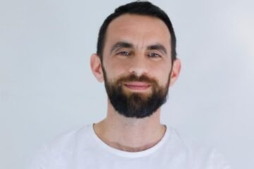 Héctor Nafría, enfermero, alerta a España sobre la ‘Dieta de las princesas’: «Limita a 300 kcal diarias a las adolescentes»