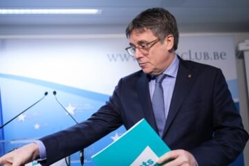 Puigdemont recurre al Constitucional y pide que se levante su orden de detención