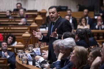 Portugal endurece su política migratoria: menos visados, una unidad policial para expulsiones y límites a la reagrupación familiar