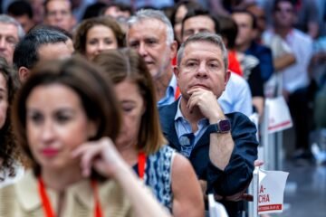 Page se queda casi solo en el comité federal al pedir una cuestión de confianza