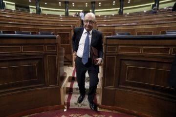 Última hora de la actualidad política, en directo | Más Madrid pide al Gobierno que investigue si los populares diseñaron reformas fiscales a medida en el ‘caso Montoro’