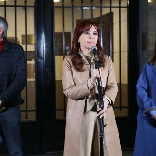 La Justicia resuelve que Cristina Kirchner seguirá presa en su domicilio y con tobillera electrónica
