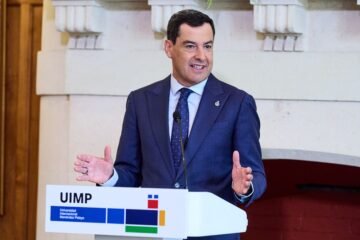Última hora de la actualidad política, en directo | Moreno desmiente que la negativa de las comunidades del PP a la quita de deuda sea una imposición de Génova