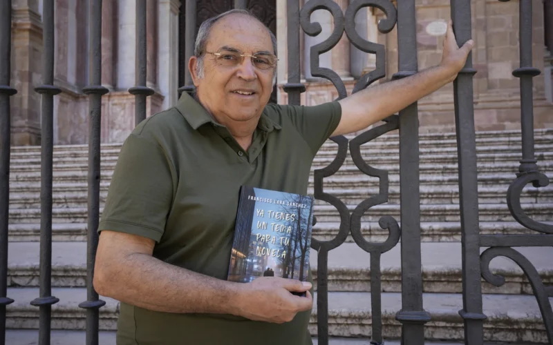Francisco Lara Sánchez presenta Ya tienes un tema para tu novela