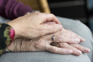 Descubren varios trastornos digestivos que aumentan el riesgo de alzhéimer y párkinson 15 años antes del diagnóstico