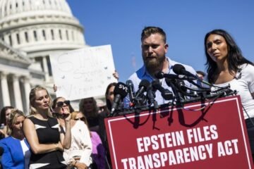 Las víctimas de Epstein piden al Congreso de EE.UU. aprobar un proyecto de ley que exija la divulgación de documentos