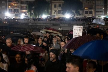Funeral por el aniversario de la dana en Valencia | Varias marchas en la zona cero del temporal y una cacerolada a la hora del mensaje de alerta homenajean a las víctimas