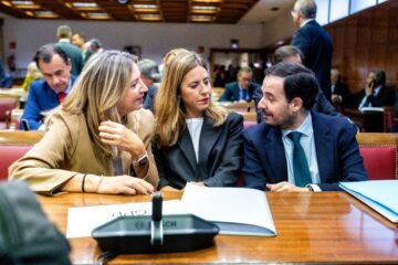 Quién es Alejo Miranda de Larra, el senador del PP que interroga a Pedro Sánchez en la ‘comisión Koldo’