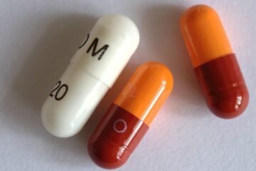 El último vuelco sobre el omeprazol: un nuevo estudio desvincula su uso prolongado del riesgo de cáncer