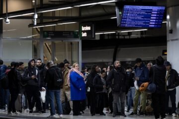 Los trenes catalanes de Rodalies vuelven a naufragar el día de la reapertura