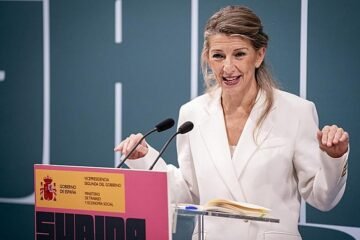 Trabajo ofrece una rebaja fiscal a las empresas para que suban los sueldos de sus plantillas más allá del SMI