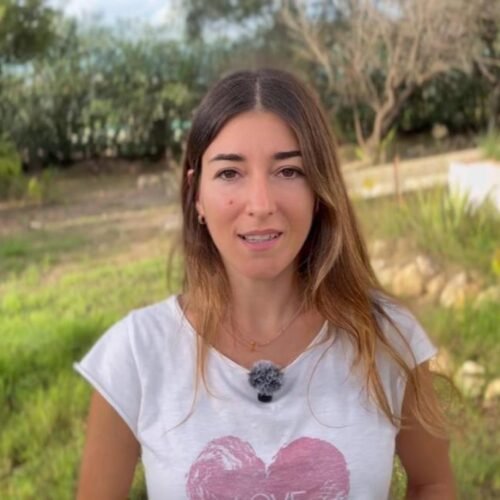 Carla, la joven española que se marchó al campo para ahorrar: «Pagué 12.000 € por una casa con vistas a la naturaleza»
