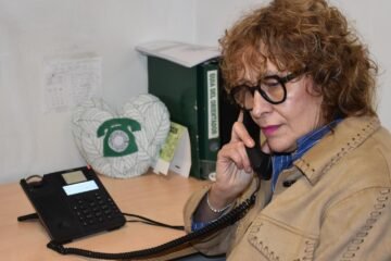 El Teléfono de la Esperanza en Valladolid aprende a decir ‘bro’: «El suicidio en adolescentes es una alarma creciente”