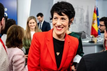 Hasta 400 euros menos en la pensión: el coste de prejubilarse en 2026 aun cotizando más de 38 años con la base máxima