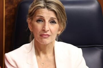 Es oficial: miles de trabajadores que cobran el salario mínimo tendrán que presentar la declaración de la Renta en 2026