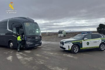 Investigado el conductor de un autobús escolar por cuadruplicar la tasa de alcoholemia mientras llevaba a 49 niños a bordo