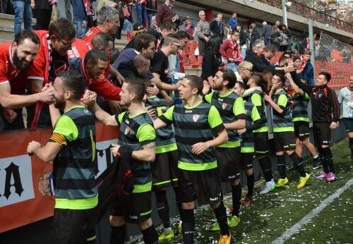 Detenido un entrenador del fútbol base del Terrassa FC por pedir vídeos sexuales a menores