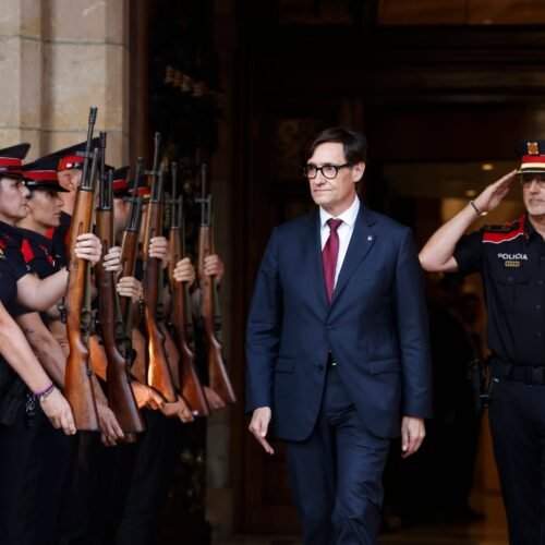 El Govern y los Mossos pactan una subida salarial de 4.000 euros brutos más al año, su mayor subida desde 1989