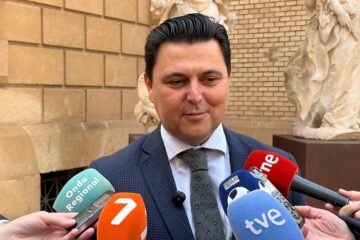 Un alcalde de Murcia acusa a un concejal con cáncer de utilizar políticamente la enfermedad: “Su actitud es una vergüenza”