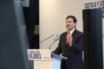 Mañueco presenta 1.000 medidas y promete bajar impuestos y mejorar los servicios públicos