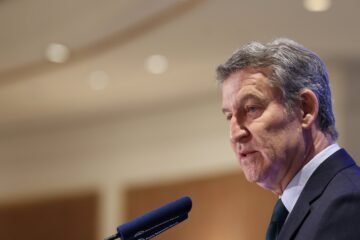 Feijóo insta a Vox a entrar en los Gobiernos del PP: “Quien renuncia a gobernar piensa  en aprovecharse de su país”
