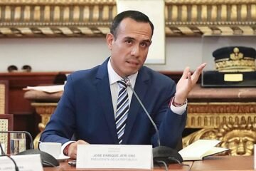 Perú se enfrenta a la caída de otro presidente a dos meses de las elecciones