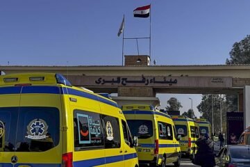 El paso fronterizo de Rafah reabre de forma limitada tras dos años de guerra: palestinos heridos y enfermos se disponen a abandonar Gaza