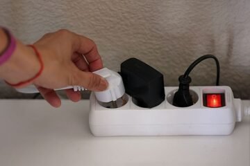 La luz comienza a subir para millones de hogares por la guerra: cuáles son y cómo descubrirlo