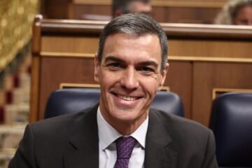 El Gobierno presenta una nueva ayuda: beca de 8.100 euros para los estudiantes que se movilicen a otra universidad en España