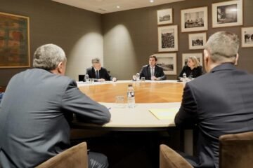 El PSOE tilda de «cortina de humo» las reuniones de Mañueco y Soria ¡Ya! se abre a negociar la Mesa de las Cortes