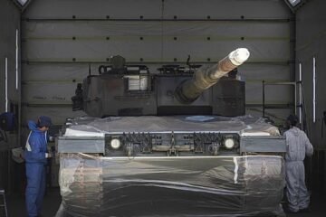 Santa Bárbara pide al Gobierno reconvertir fábricas de automóviles para producir vehículos militares