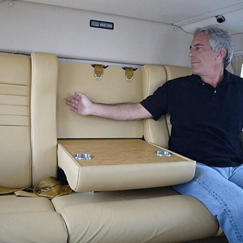 Los supervivientes de Epstein demandan al Gobierno estadounidense y a Google por la revelación de identidades